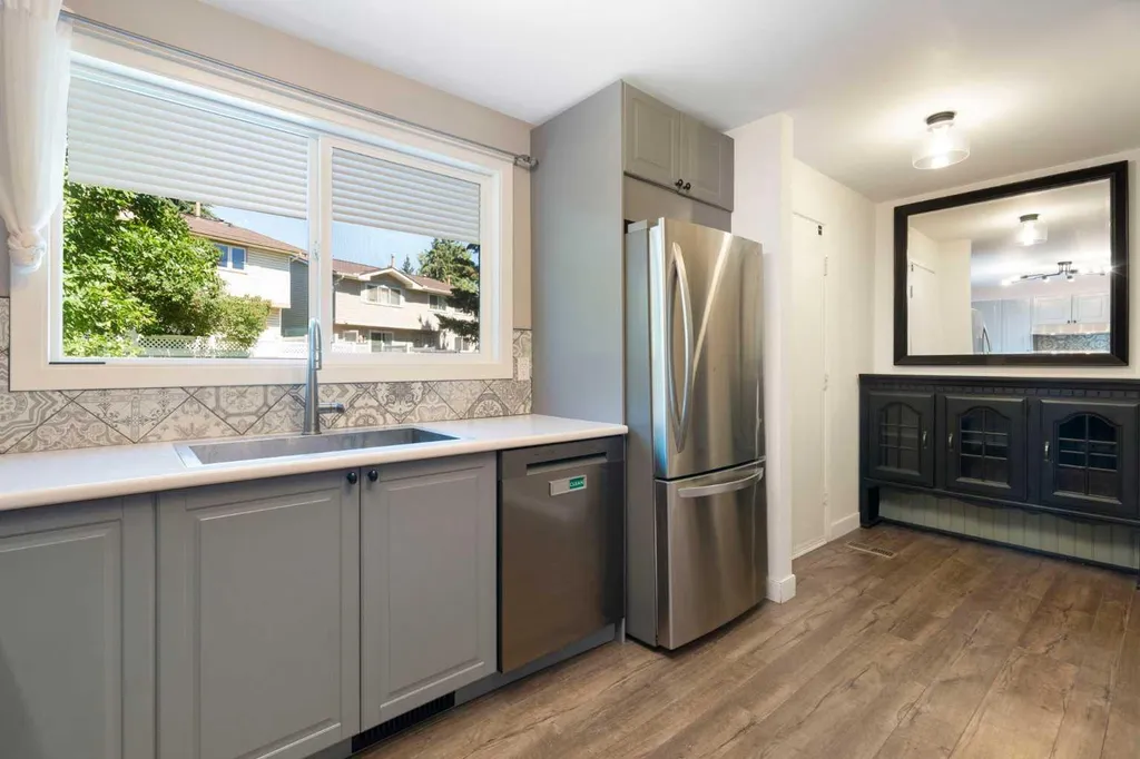 191 Woodmont Terrace SW Calgary AB T2W3K3