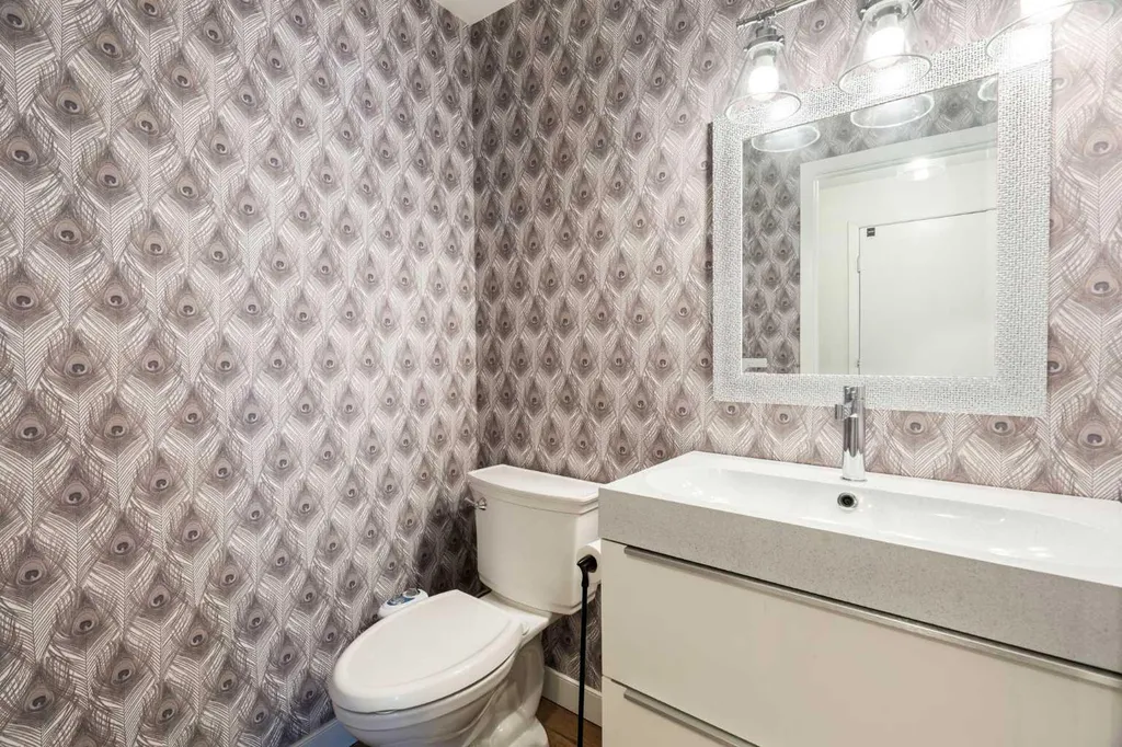 191 Woodmont Terrace SW Calgary AB T2W3K3