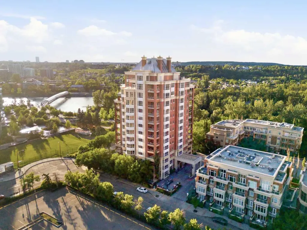 690 Princeton Way SW Calgary AB T2P 5J9