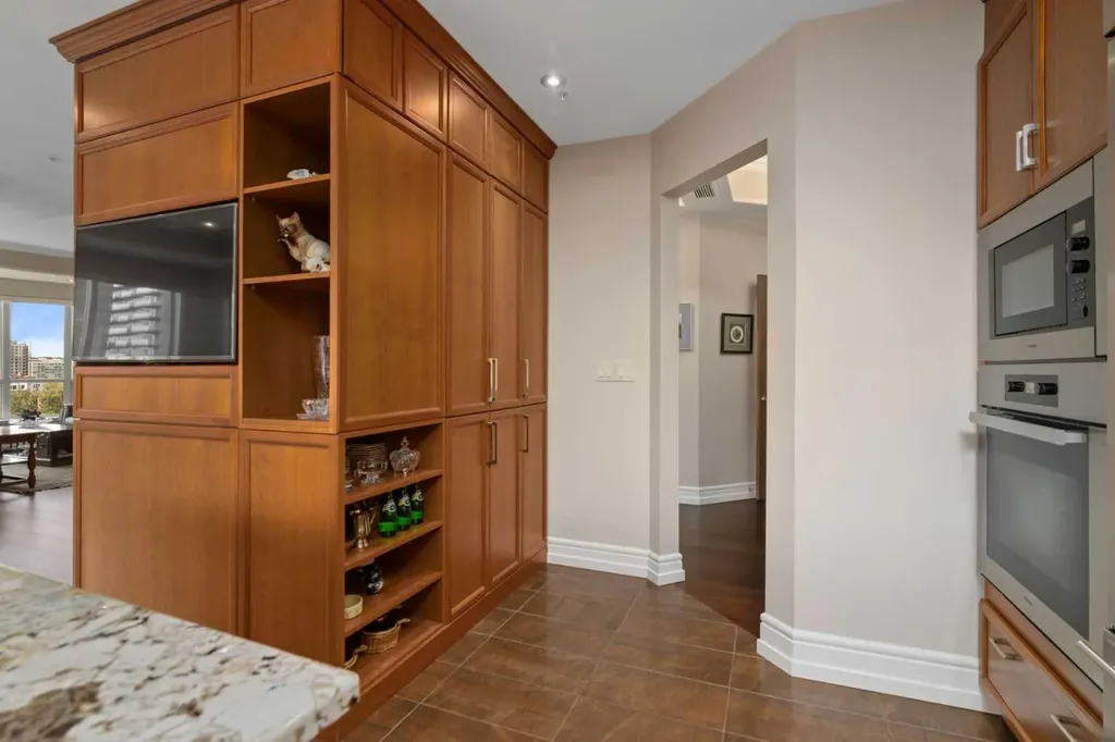 690 Princeton Way SW Calgary AB T2P 5J9