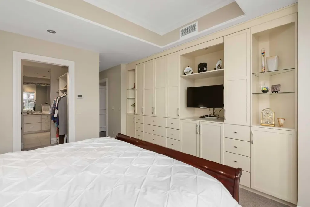 690 Princeton Way SW Calgary AB T2P 5J9