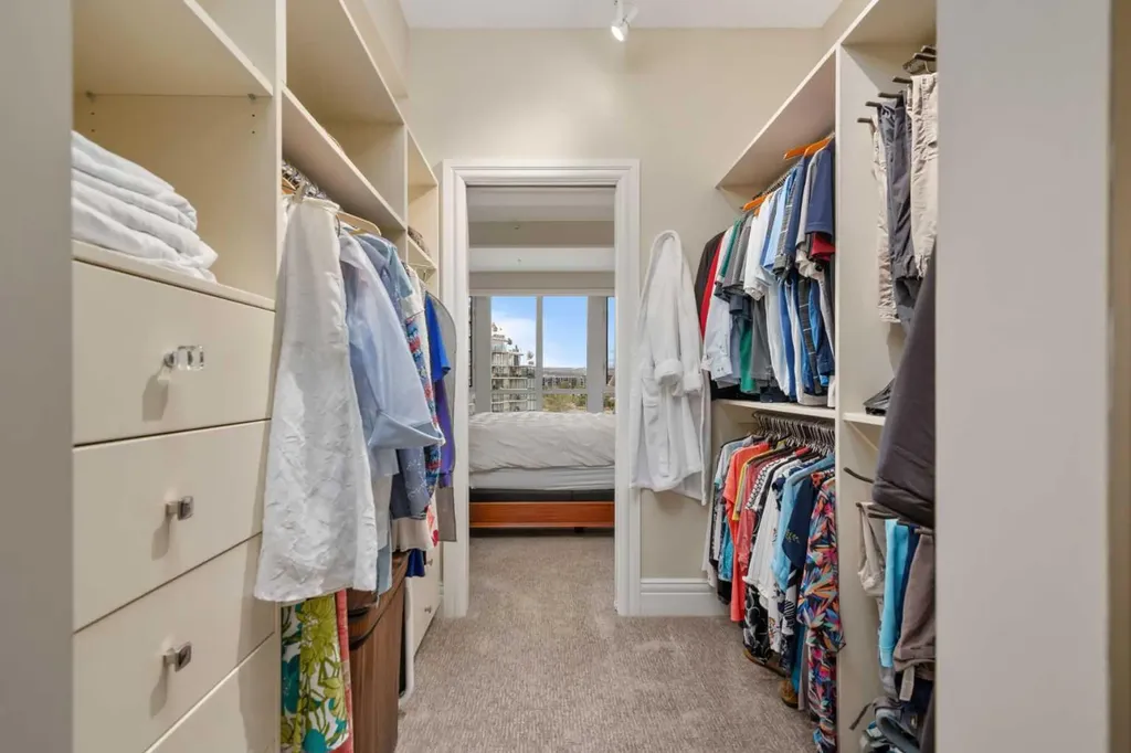 690 Princeton Way SW Calgary AB T2P 5J9