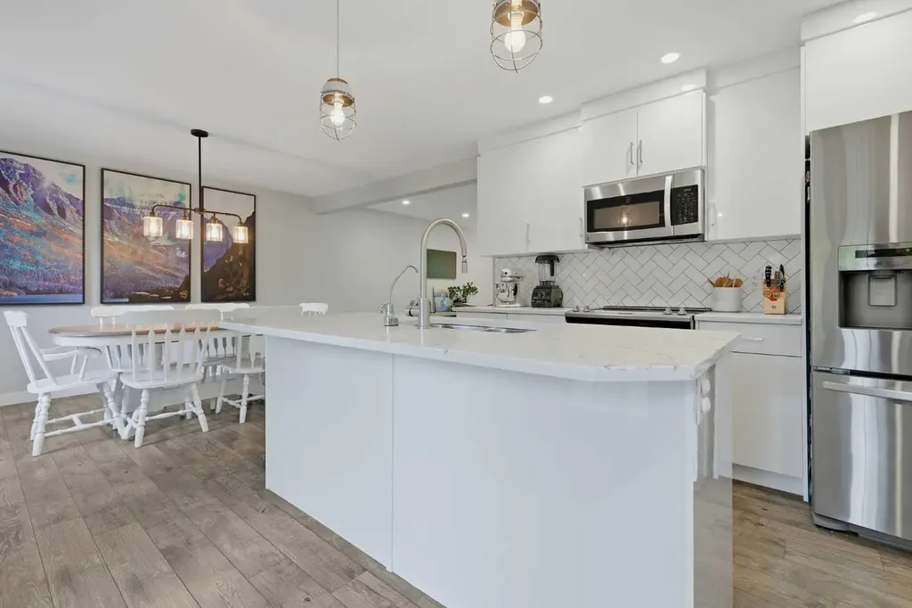2408 Richmond Road SW Calgary AB t2t 5e4