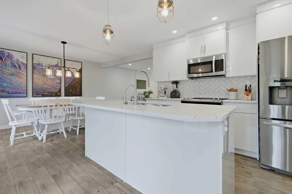 2408 Richmond Road SW Calgary AB t2t 5e4
