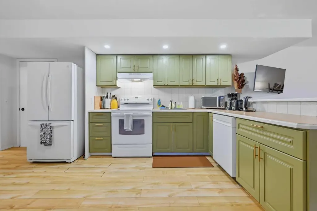 2408 Richmond Road SW Calgary AB t2t 5e4