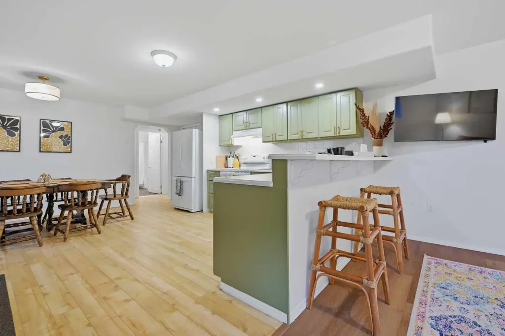 2408 Richmond Road SW Calgary AB t2t 5e4