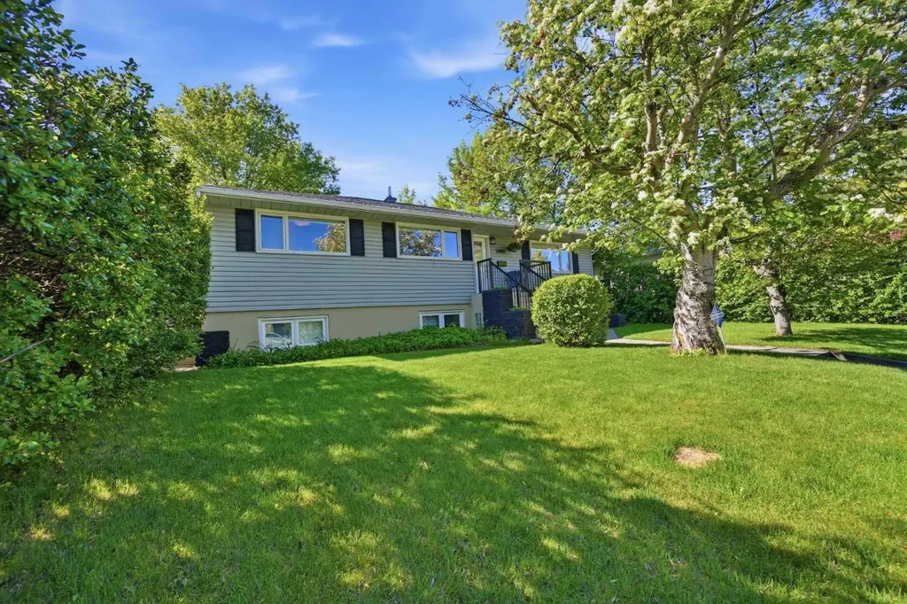 2408 Richmond Road SW Calgary AB t2t 5e4