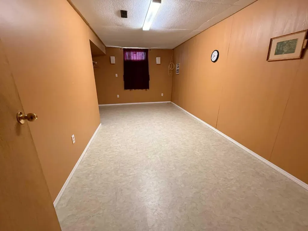 5040 48th Street Hardisty AB T0B 0V0
