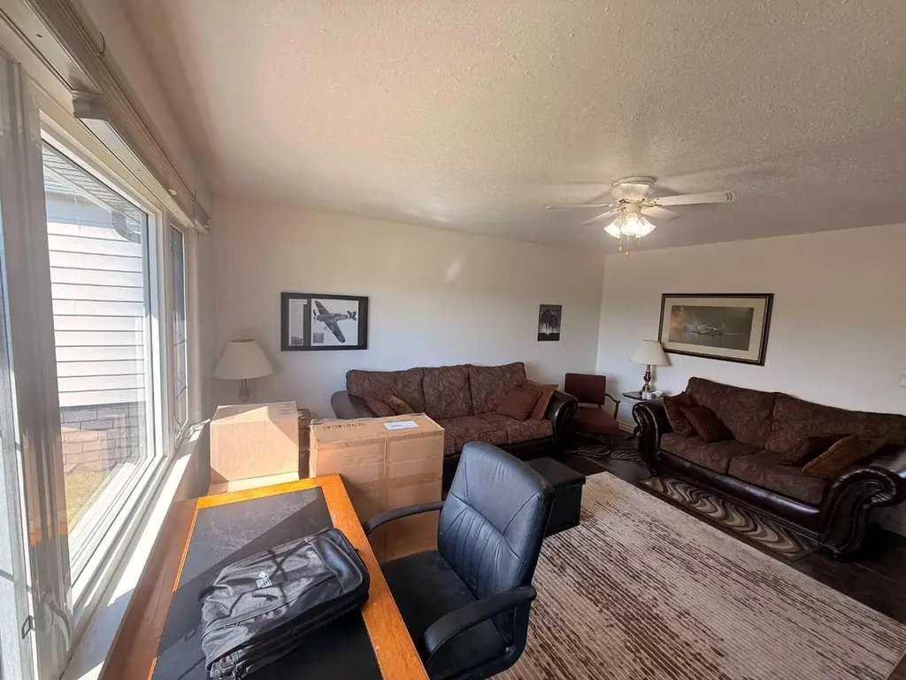 5040 48th Street Hardisty AB T0B 0V0