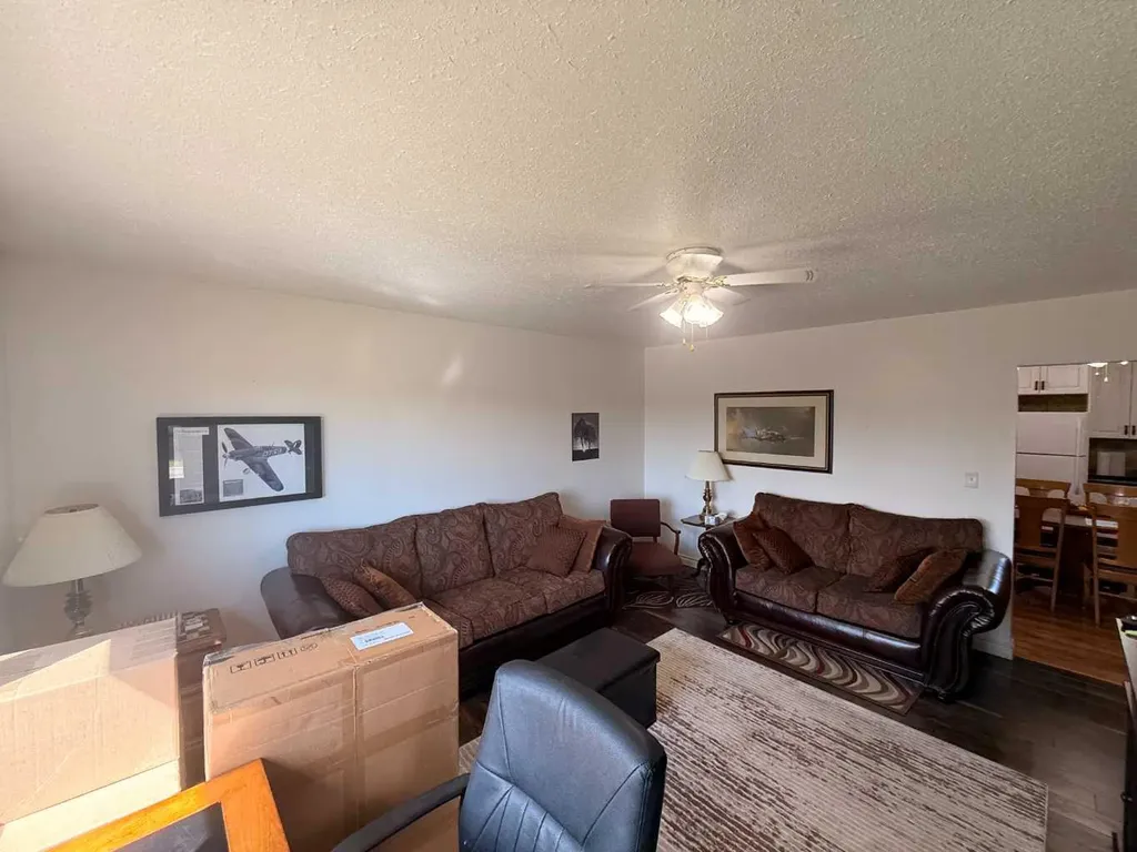 5040 48th Street Hardisty AB T0B 0V0