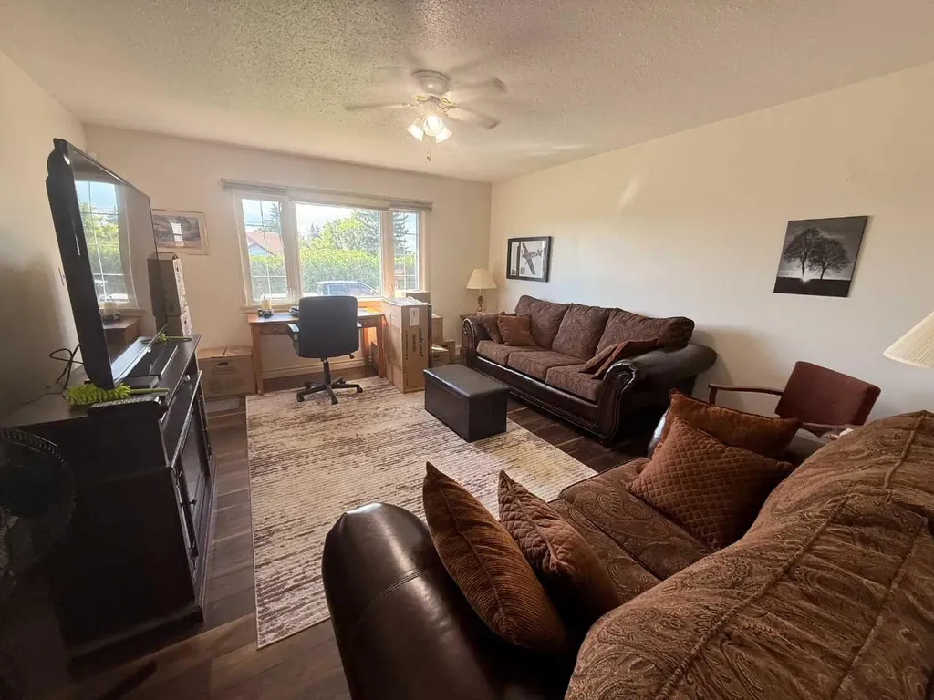 5040 48th Street Hardisty AB T0B 0V0