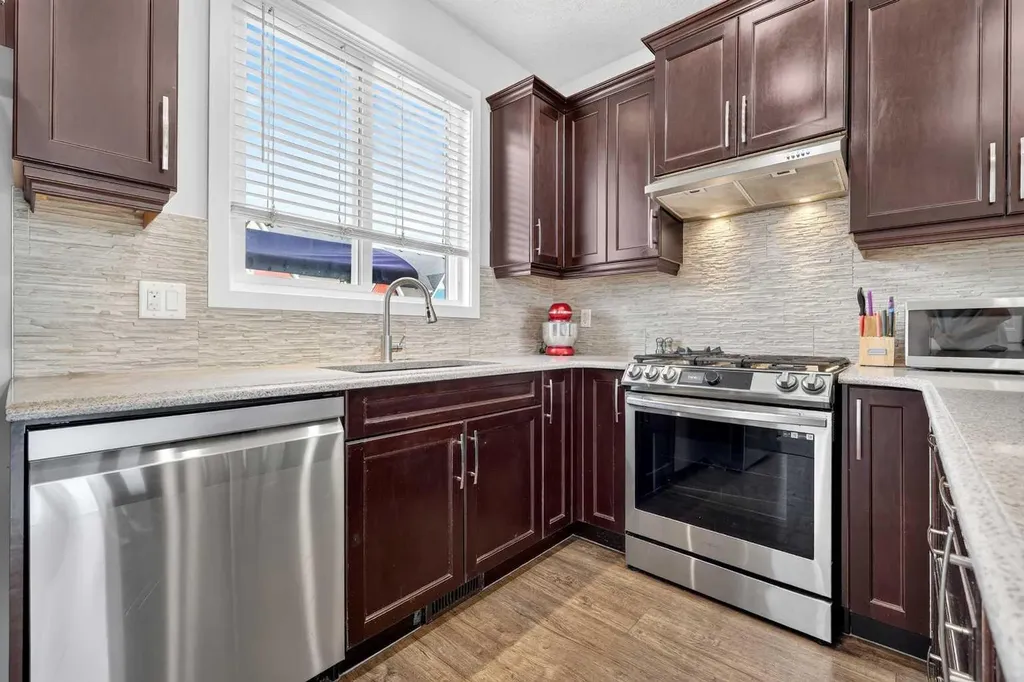 27 Red Embers Lane NE Calgary AB T3N 0R2