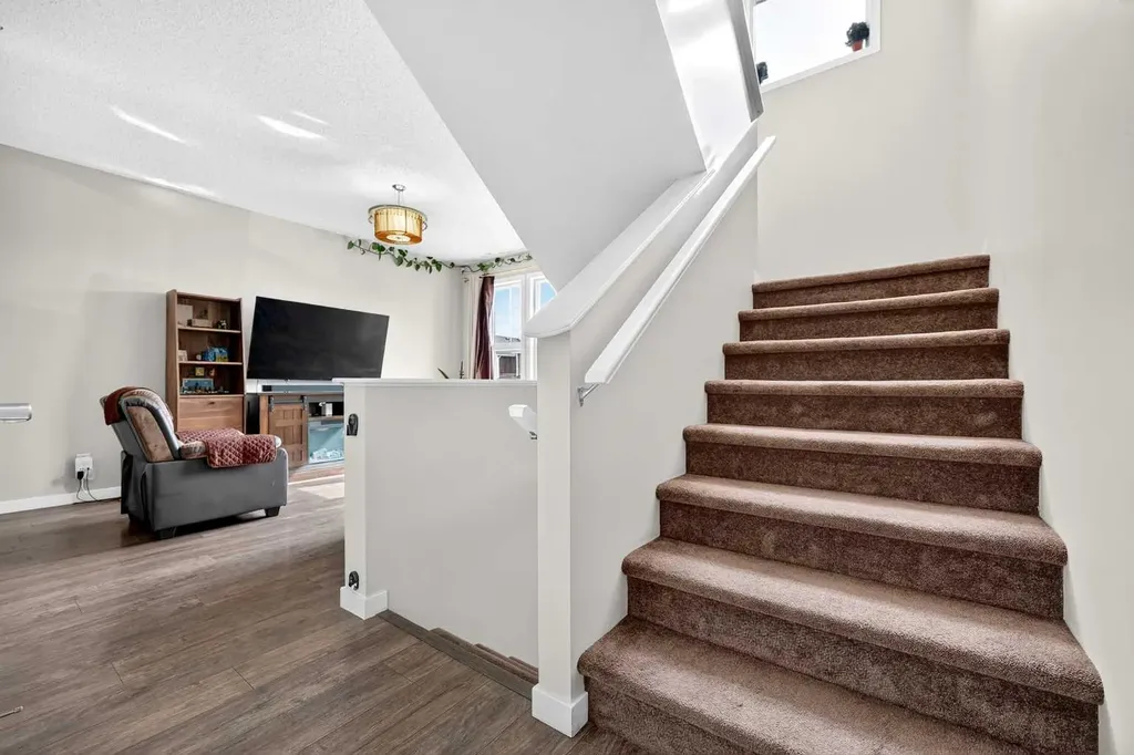 27 Red Embers Lane NE Calgary AB T3N 0R2