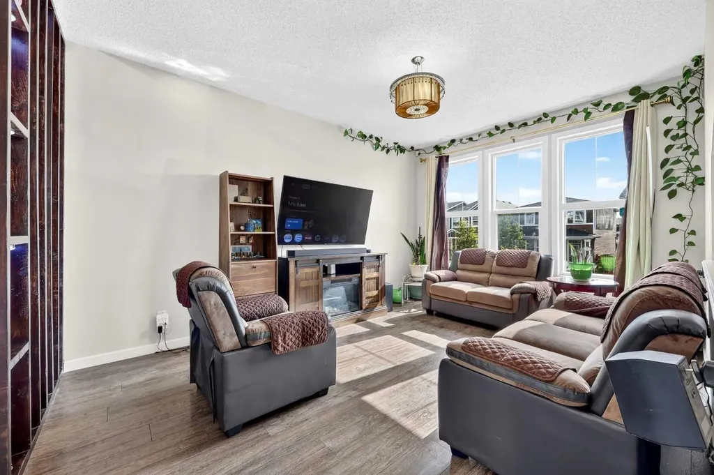 27 Red Embers Lane NE Calgary AB T3N 0R2