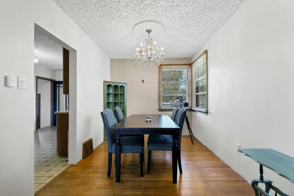 530 7 Street SE Medicine Hat AB T1A1K3