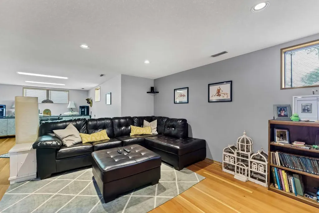 530 7 Street SE Medicine Hat AB T1A1K3
