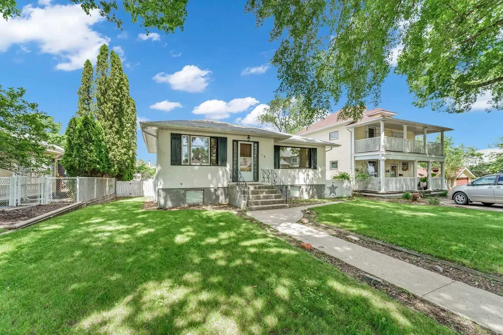 530 7 Street SE Medicine Hat AB T1A1K3
