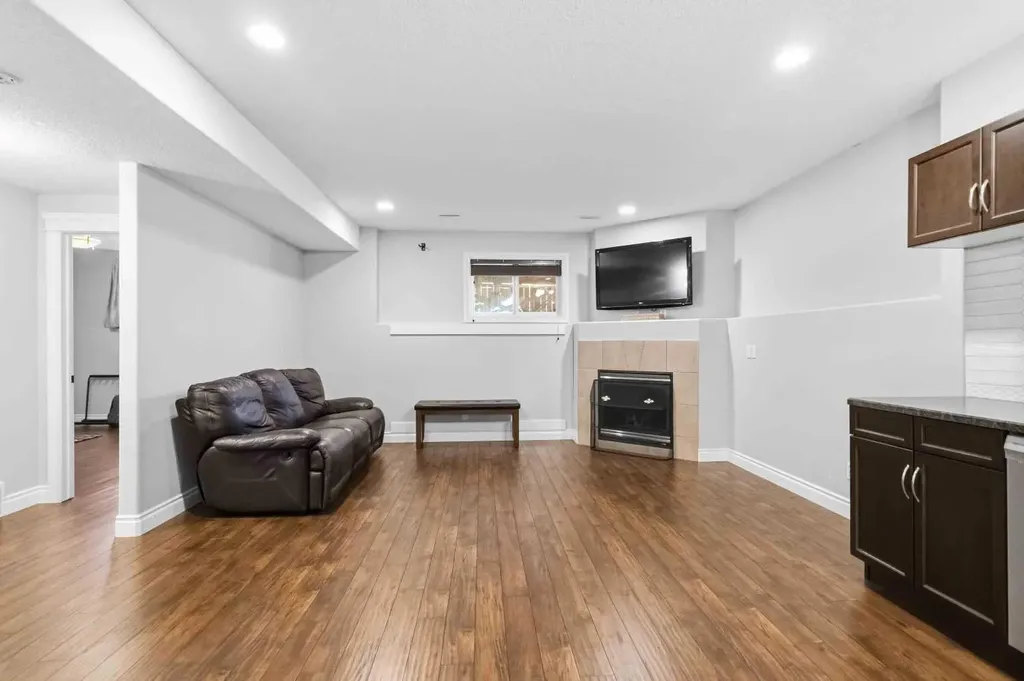 181 Coyote Crescent Fort Mcmurray AB T9K 0C7