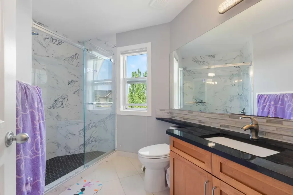23 Strathlea Crescent SW Calgary AB T3H 5A8