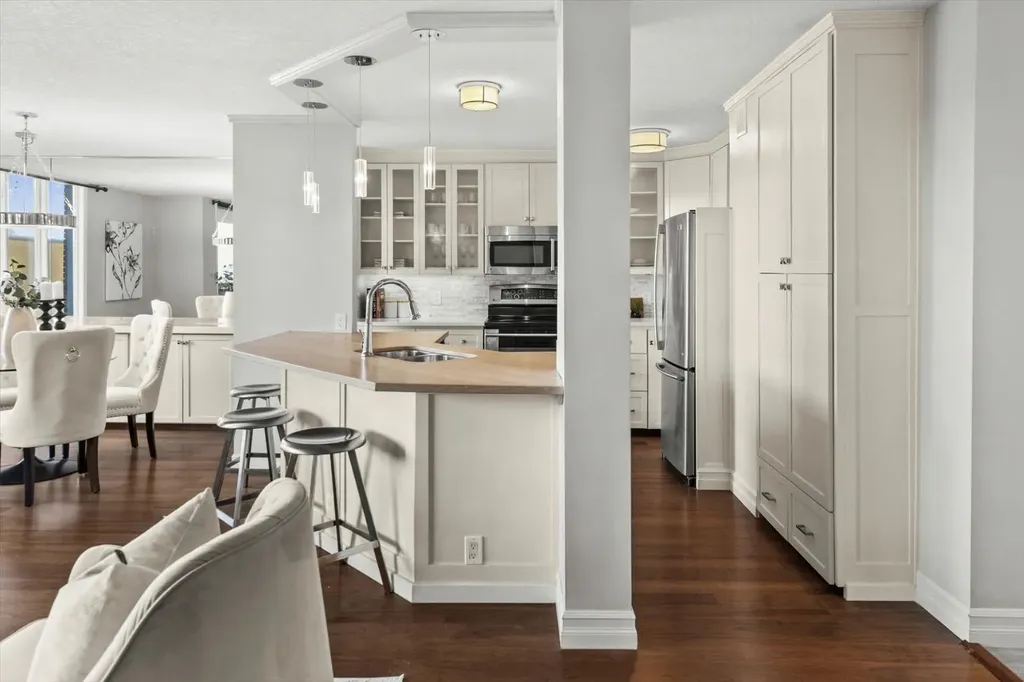 1001 14 Avenue SW Calgary AB T2R 1L2