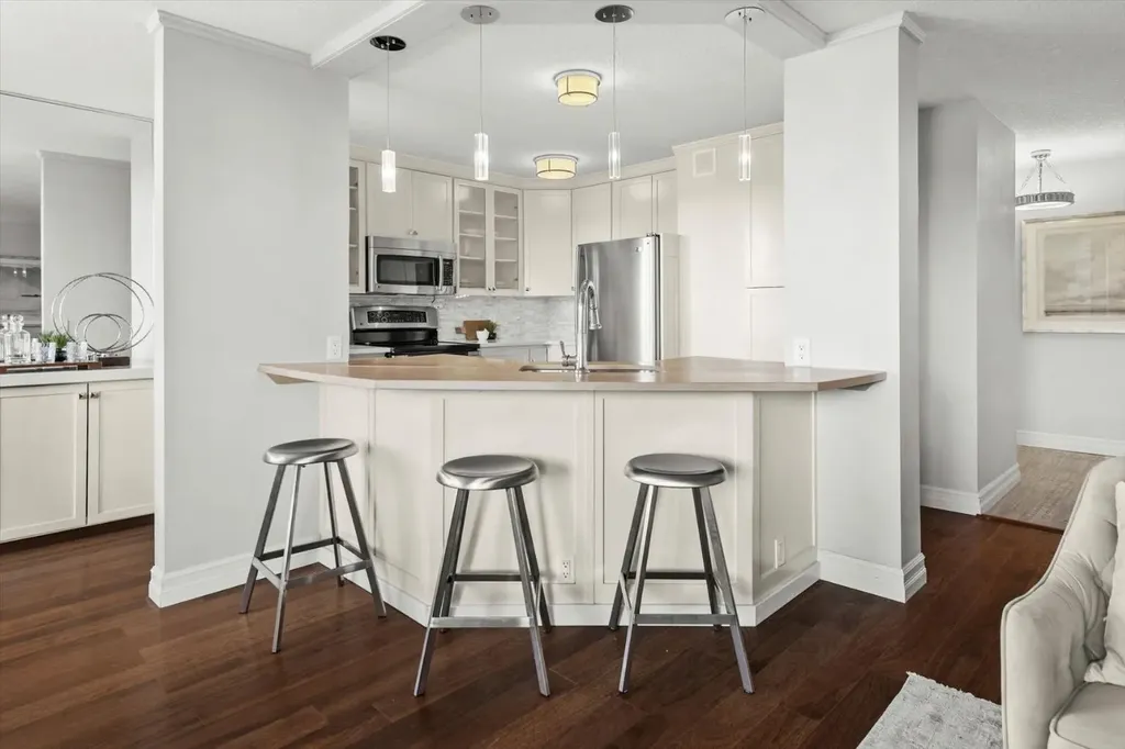 1001 14 Avenue SW Calgary AB T2R 1L2