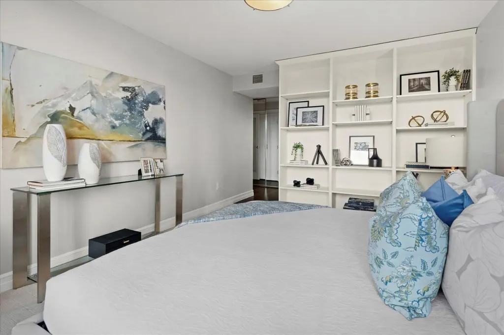 1001 14 Avenue SW Calgary AB T2R 1L2