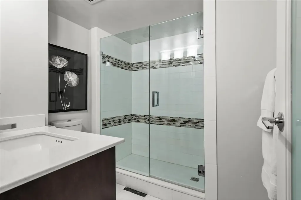 1001 14 Avenue SW Calgary AB T2R 1L2