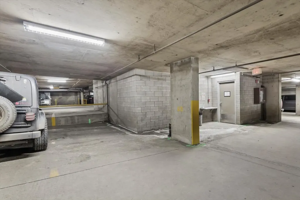1001 14 Avenue SW Calgary AB T2R 1L2