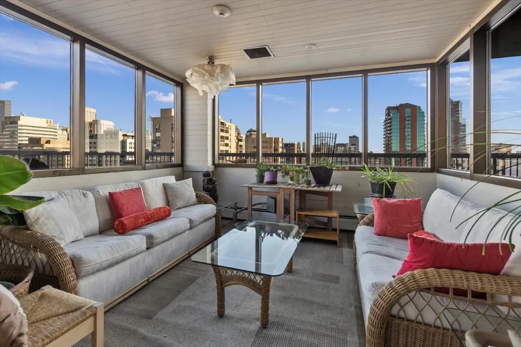 1001 14 Avenue SW Calgary AB T2R 1L2
