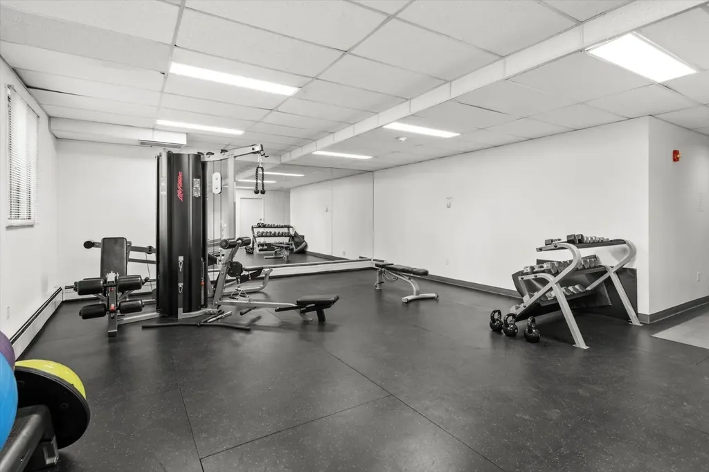 1001 14 Avenue SW Calgary AB T2R 1L2