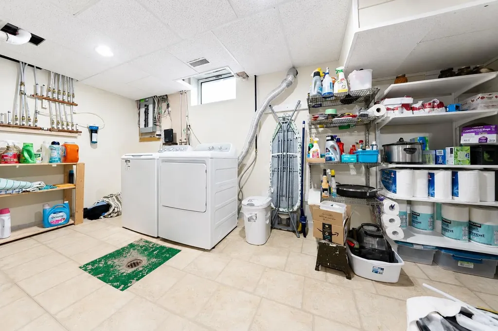 1296 Crockford Crescent NW Medicine Hat AB T1A 7C5