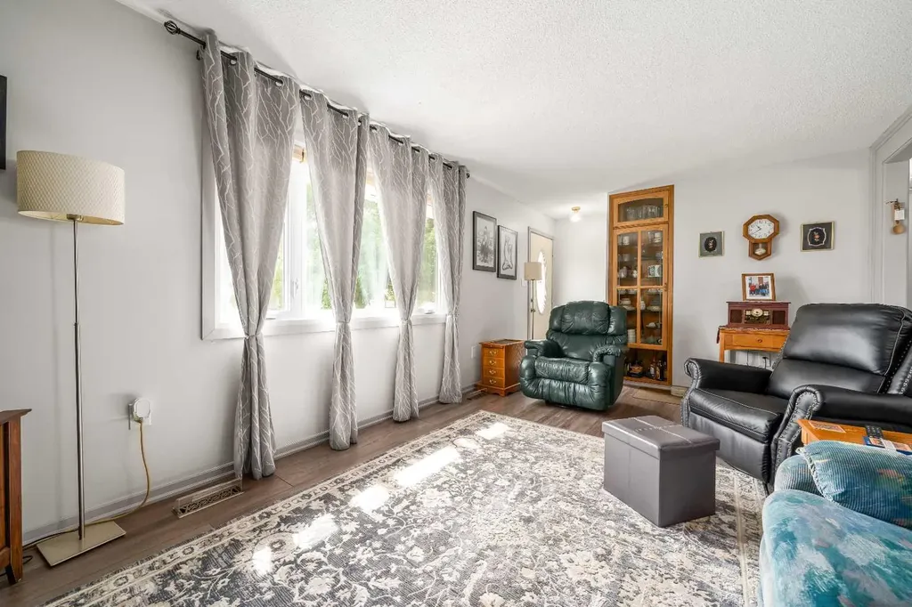 1296 Crockford Crescent NW Medicine Hat AB T1A 7C5