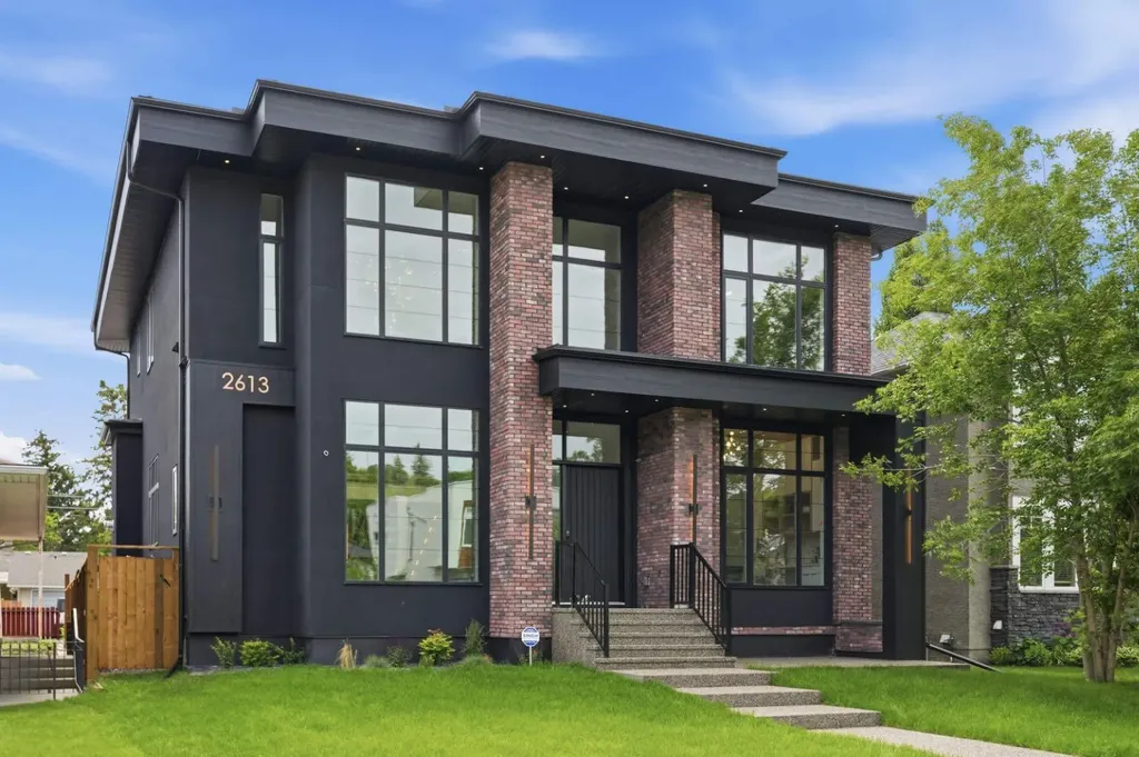 2613 6 Avenue NW Calgary AB T2N 0X8