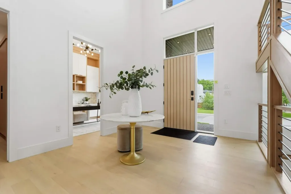 2613 6 Avenue NW Calgary AB T2N 0X8