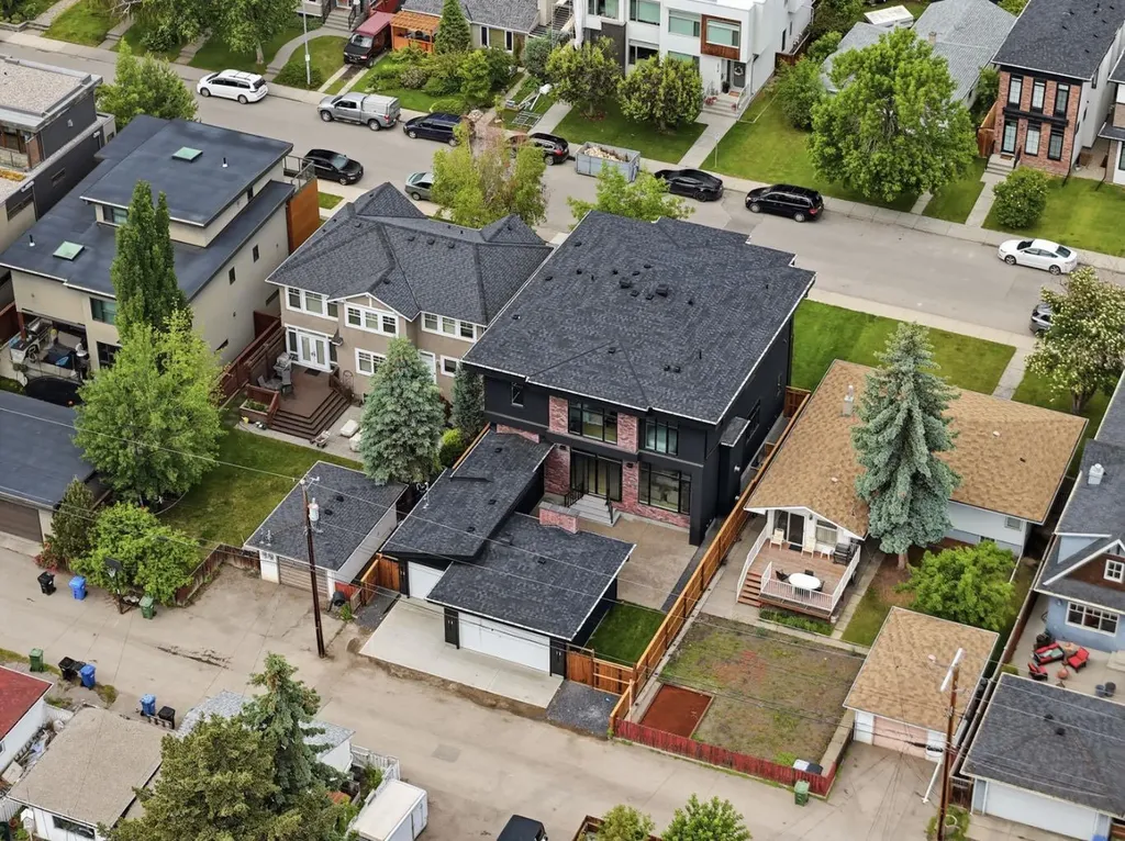 2613 6 Avenue NW Calgary AB T2N 0X8