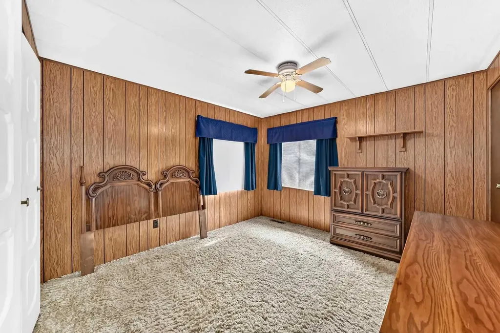 3223 83 Street NW Calgary AB T3B 6J4