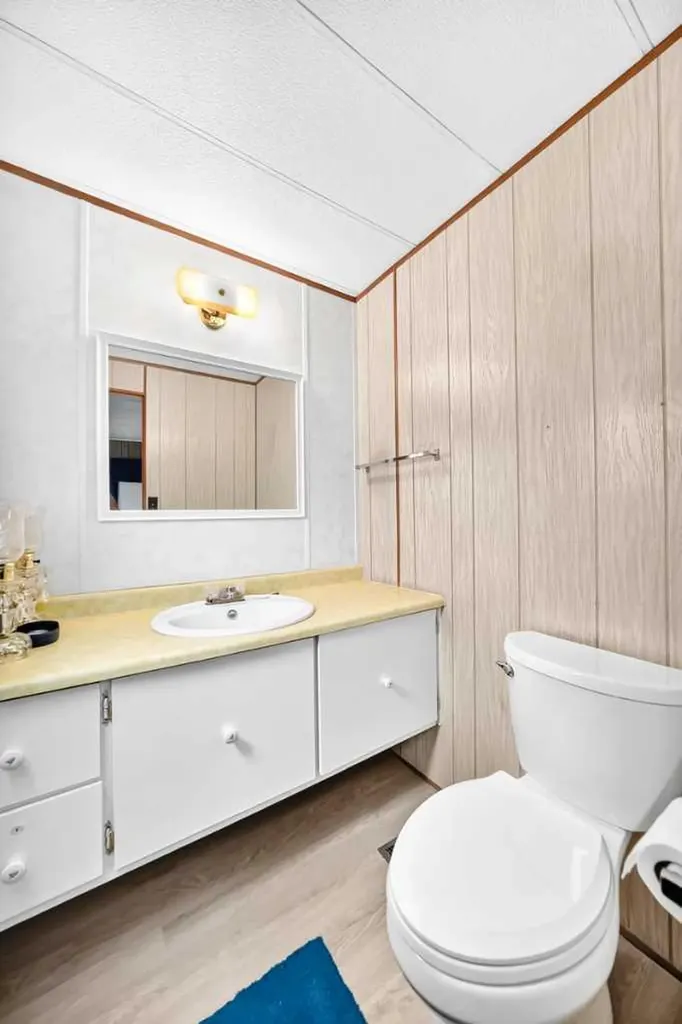 3223 83 Street NW Calgary AB T3B 6J4