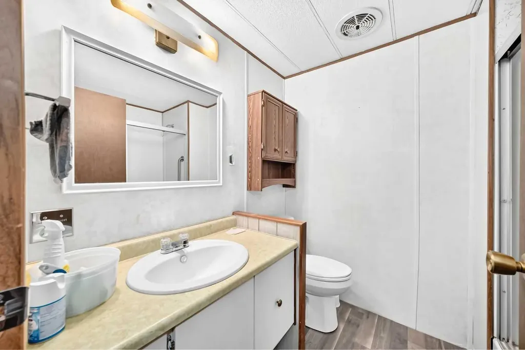 3223 83 Street NW Calgary AB T3B 6J4