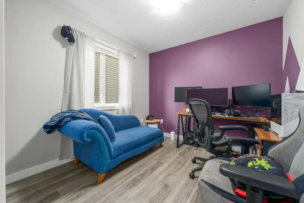 366 Somerset Row SE Medicine Hat AB T1B0H1