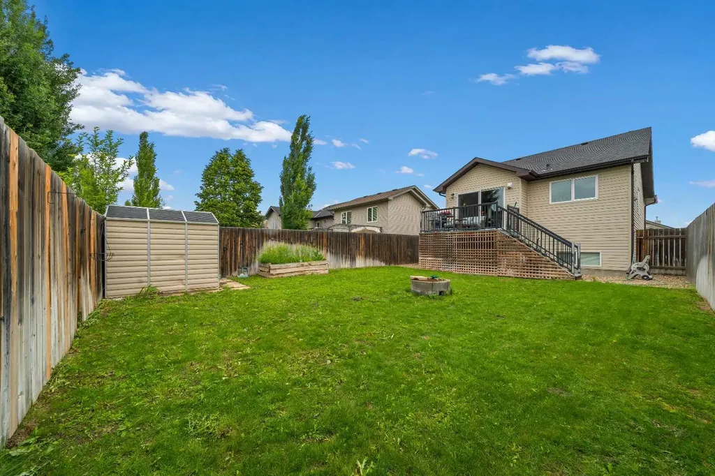 366 Somerset Row SE Medicine Hat AB T1B0H1