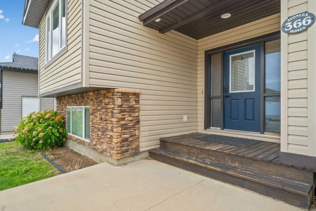366 Somerset Row SE Medicine Hat AB T1B0H1