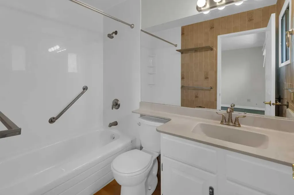 51 Ranchridge Drive NW Calgary AB T3G 1V9