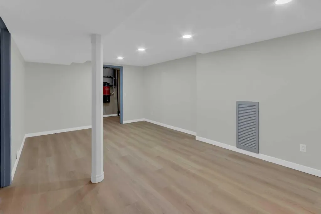 51 Ranchridge Drive NW Calgary AB T3G 1V9