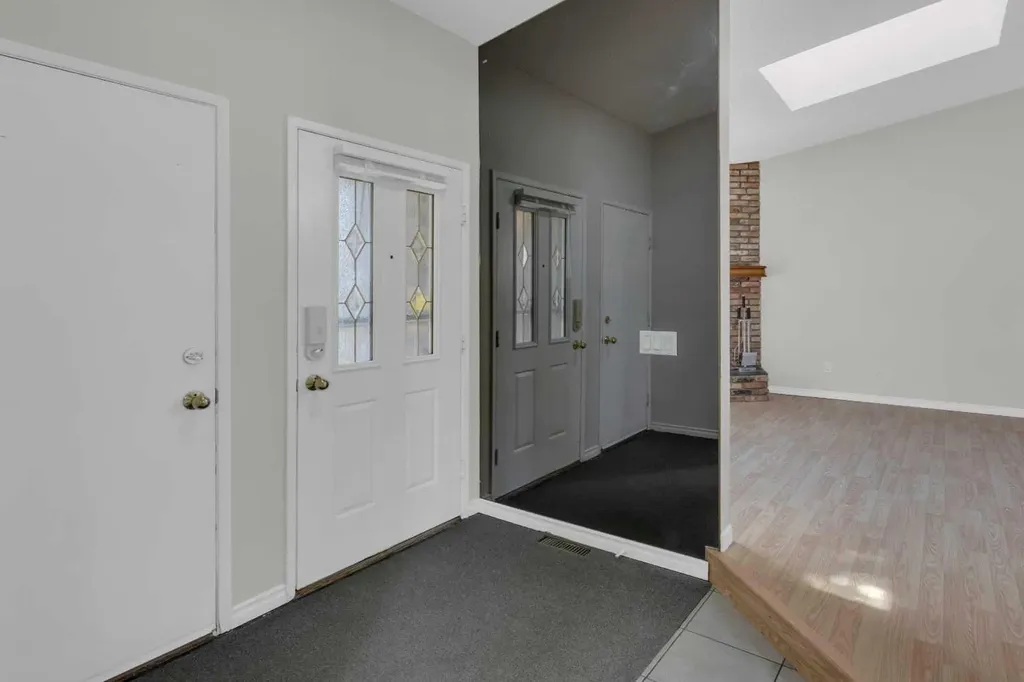 51 Ranchridge Drive NW Calgary AB T3G 1V9