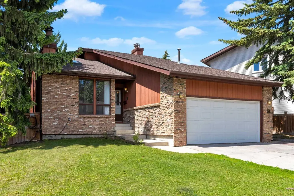51 Ranchridge Drive NW Calgary AB T3G 1V9