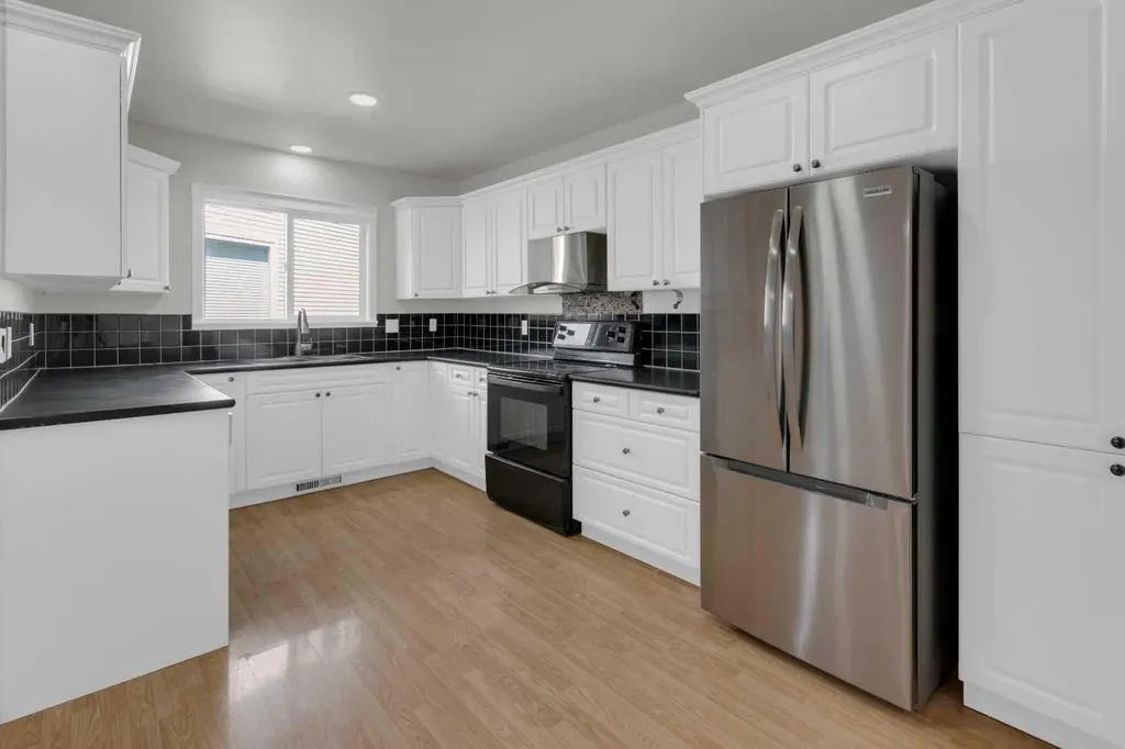 51 Ranchridge Drive NW Calgary AB T3G 1V9