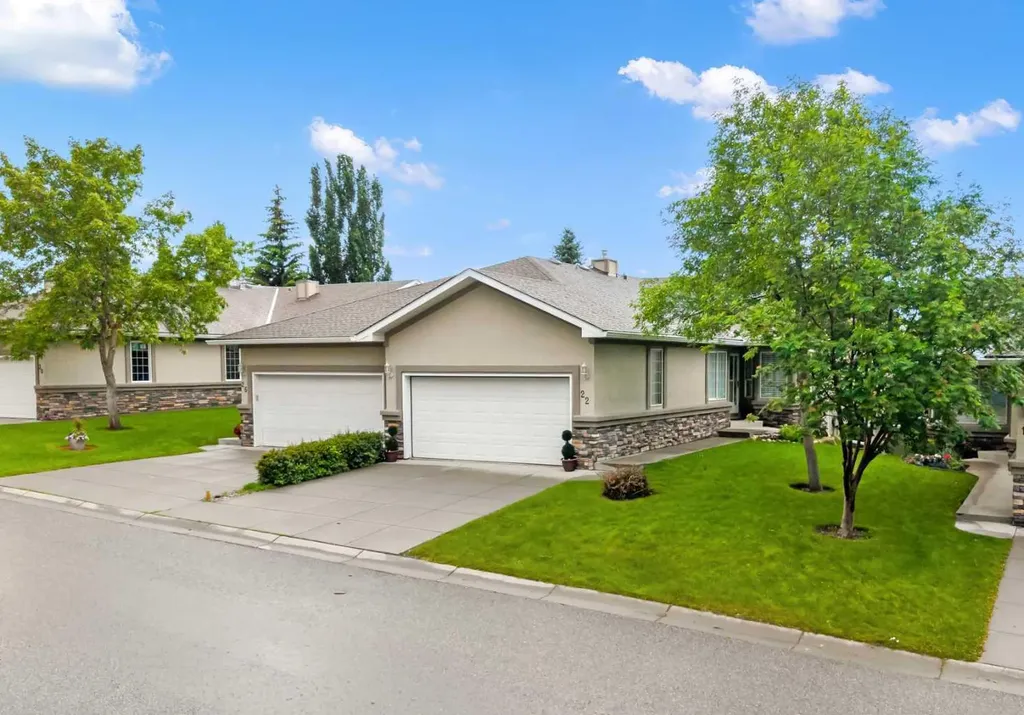 22 Mt Mckenzie Villas SE Calgary AB T2Z 2P9