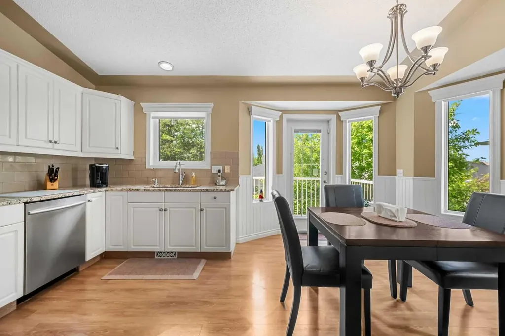 22 Mt Mckenzie Villas SE Calgary AB T2Z 2P9