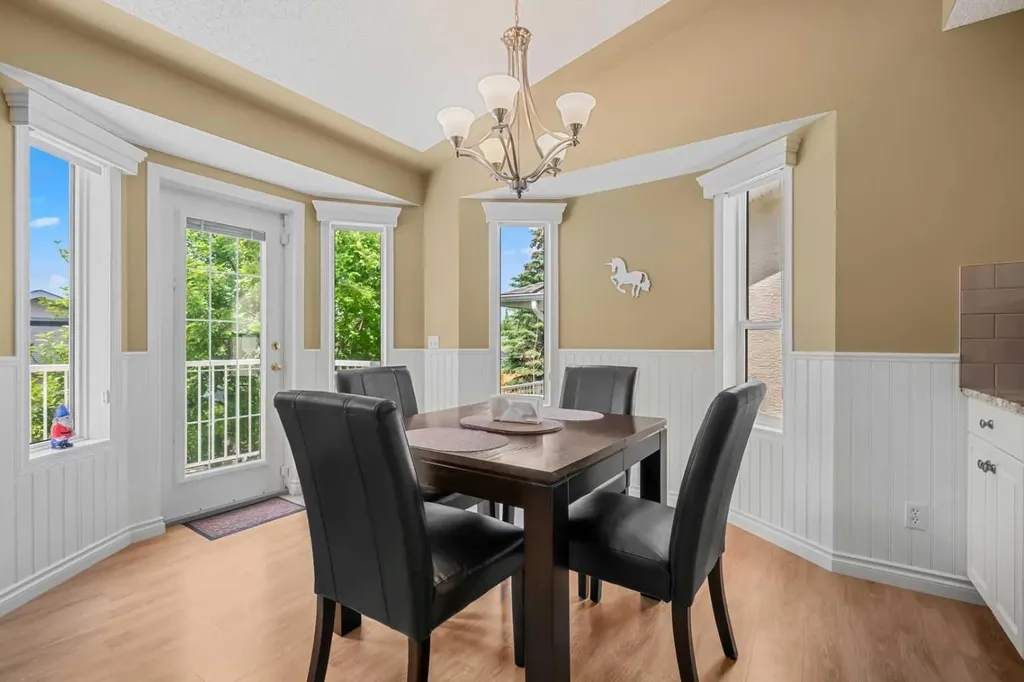 22 Mt Mckenzie Villas SE Calgary AB T2Z 2P9