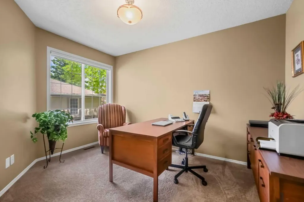 22 Mt Mckenzie Villas SE Calgary AB T2Z 2P9